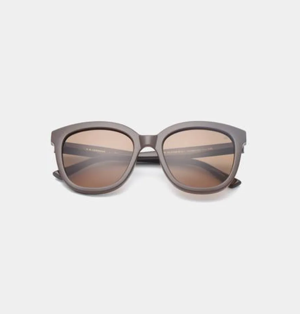 a_kjrbede_sonnenbrille_bi_2.webp A. KJÆRBEDE Sonnenbrille Billy - Chocolate