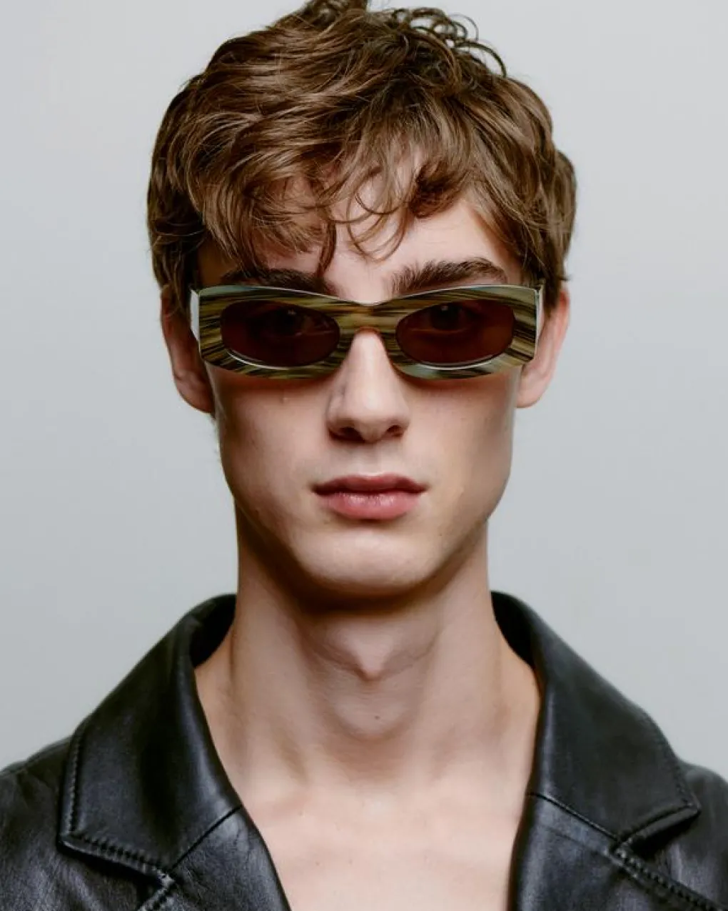 a_kjrbede_sonnenbrille_fr_7.webp A. KJÆRBEDE Sonnenbrille Frida - Striped Horn