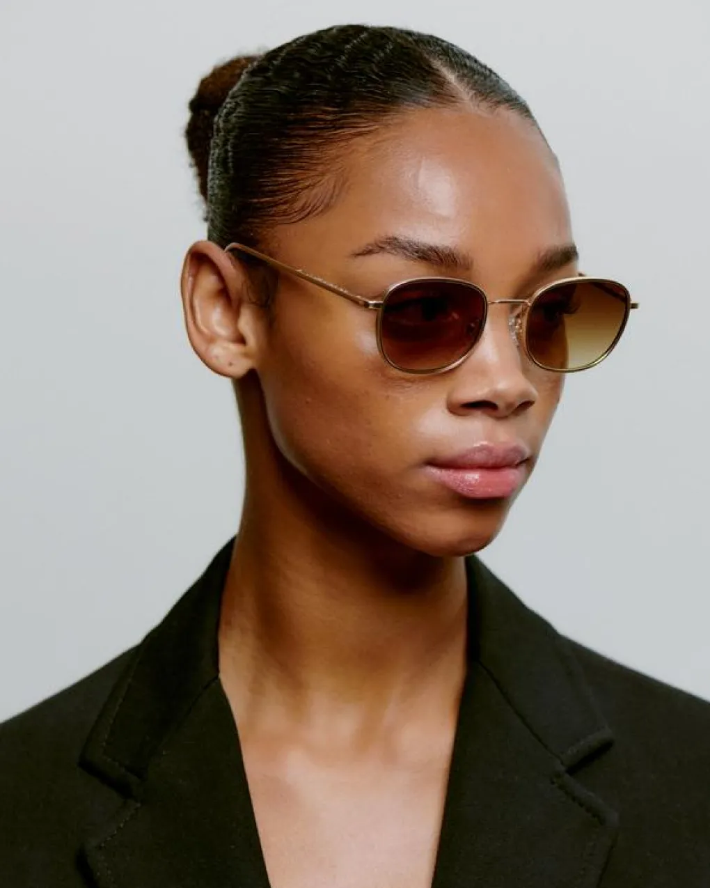 a_kjrbede_sonnenbrille_he_4.webp A. KJÆRBEDE Sonnenbrille Hello - Matte Gold