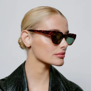 A. KJÆRBEDE Sonnenbrille Kaws - Demi Tortoise