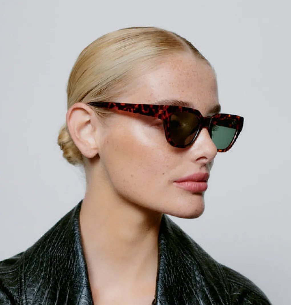 a_kjrbede_sonnenbrille_ka_5-2.webp A. KJÆRBEDE Sonnenbrille Kaws - Demi Tortoise