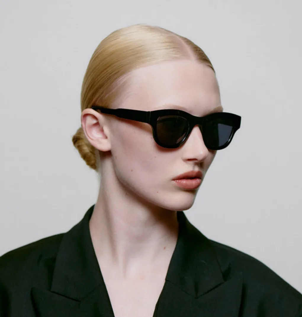 a_kjrbede_sonnenbrille_la_2.webp A. KJÆRBEDE Sonnenbrille Lane - Black