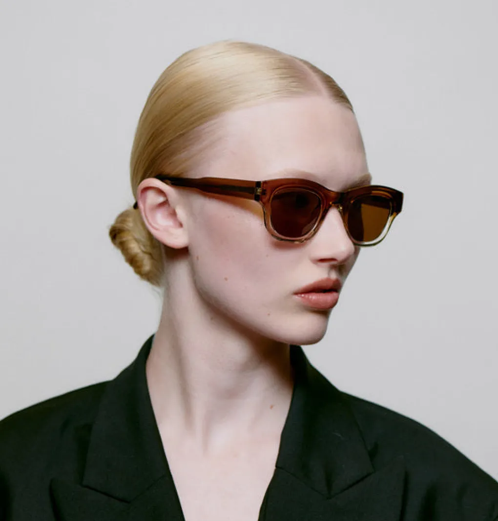 a_kjrbede_sonnenbrille_la_3-2.webp A. KJÆRBEDE Sonnenbrille Lane - Smoke /Champagne