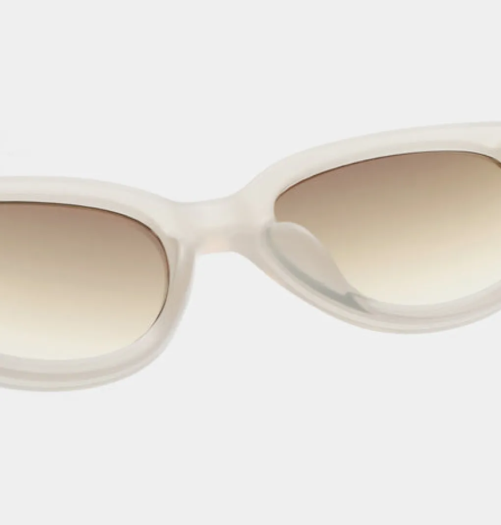 a_kjrbede_sonnenbrille_wi_2-1.webp A. KJÆRBEDE Sonnenbrille Winnie - Cream Bone