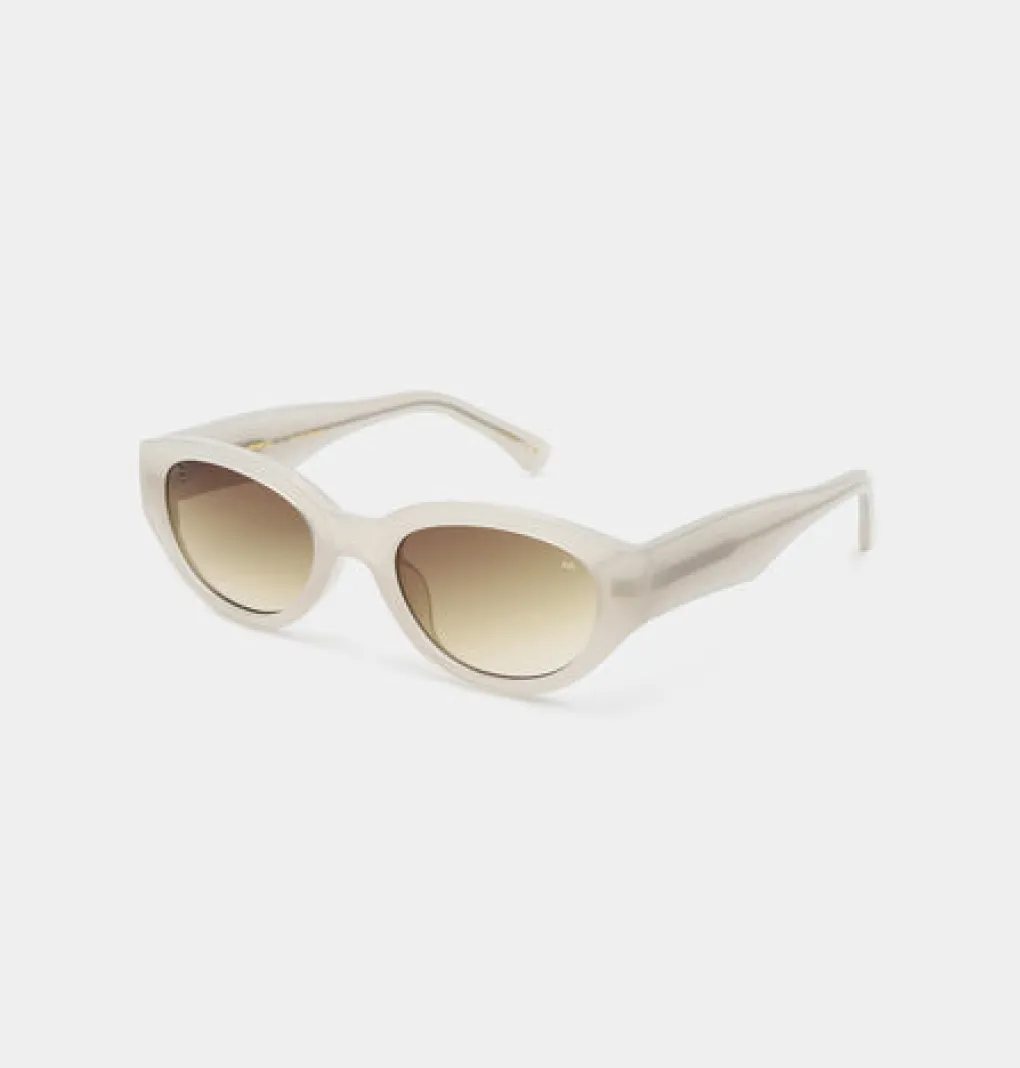 a_kjrbede_sonnenbrille_wi_3-1.webp A. KJÆRBEDE Sonnenbrille Winnie - Cream Bone