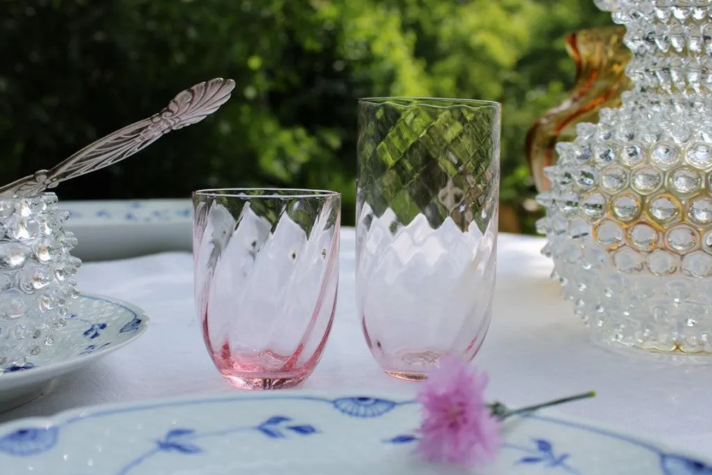 anna_von_lipa_glas_swirl__1-2.webp Anna von Lipa Glas Swirl Rosa