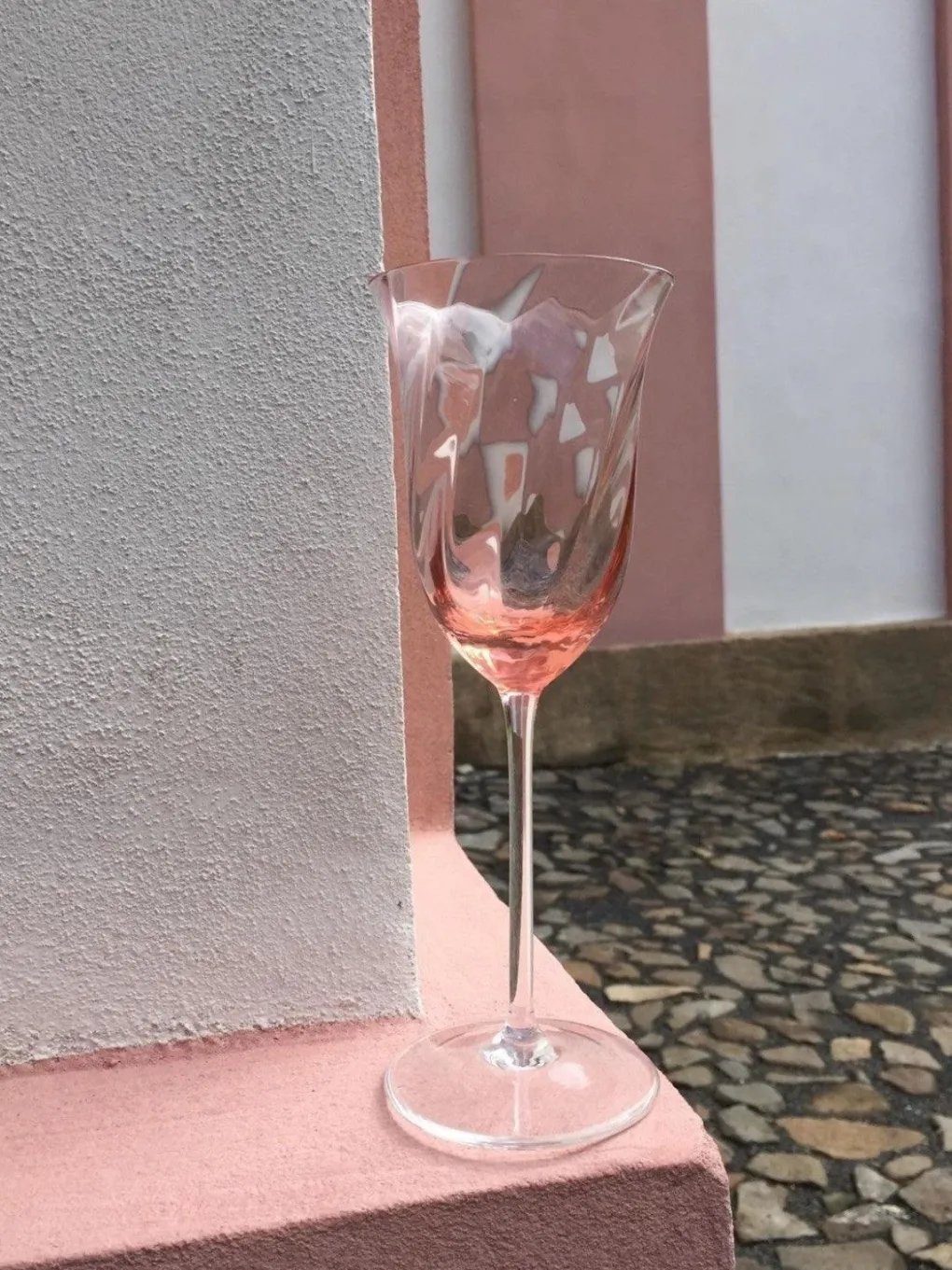 anna_von_lipa_weiwein_gla_1.webp Anna von Lipa Weißwein Glas Limoux rosa