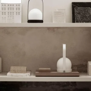 Kinder Menu Audo Copenhagen / Carrie Table Lamp Portable White