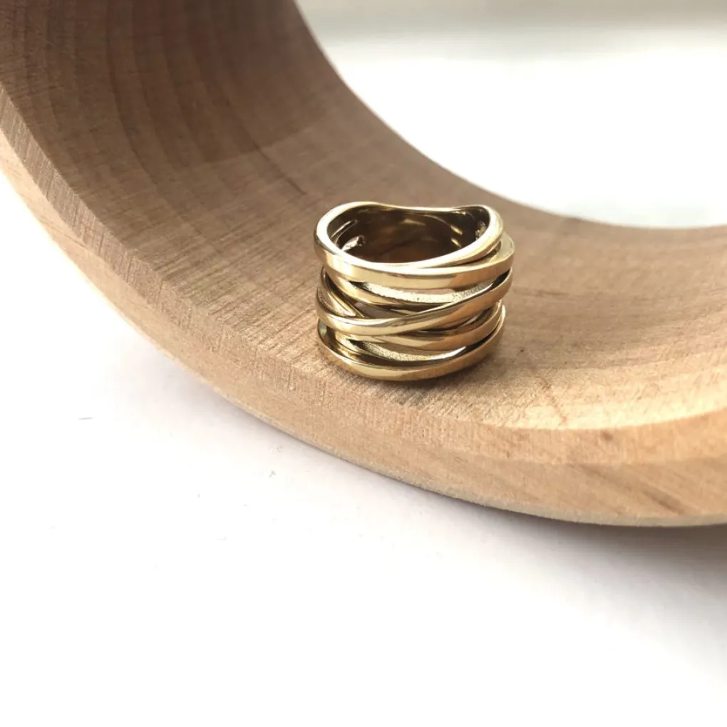 bandhu_coil_ring_5.webp Bandhu Coil Ring
