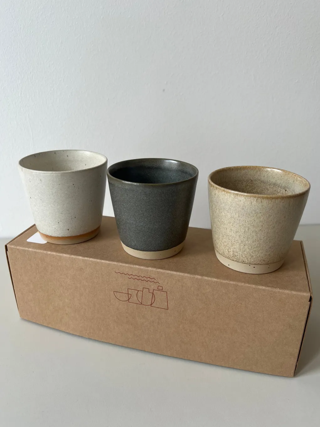 bornholms_keramikfabrik_o_0.webp Bornholms Keramikfabrik Original Cup Moods Collections Stone Island, Creamy White, Sand - 3er Set