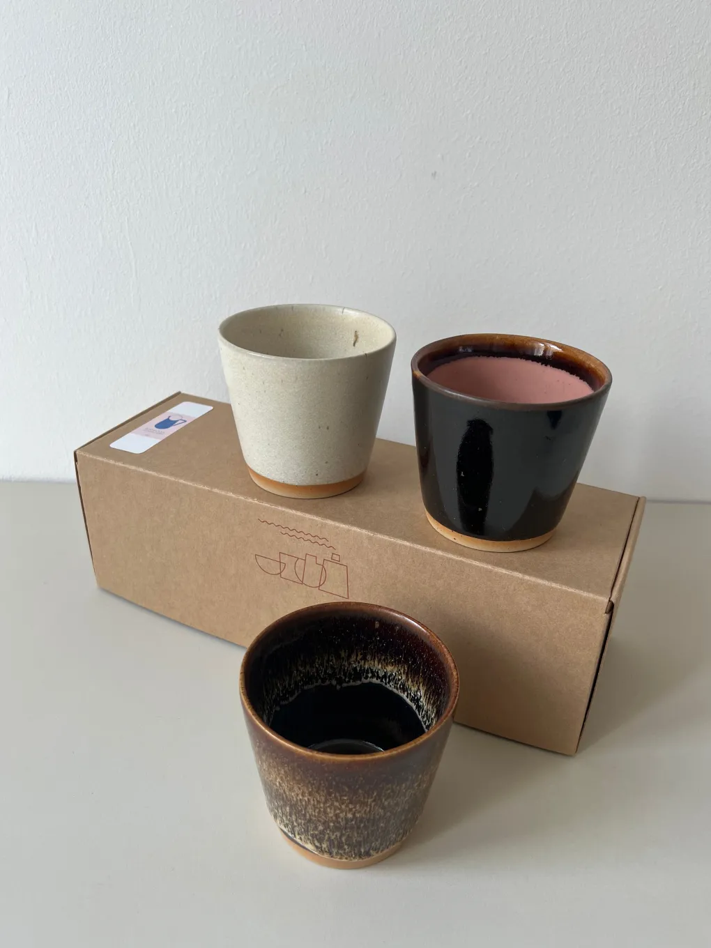 bornholms_keramikfabrik_o_7.webp Bornholms Keramikfabrik Original Cup Moods Collections Chocolate Lips, Brown Chocolate, Creamy White- 3er Set
