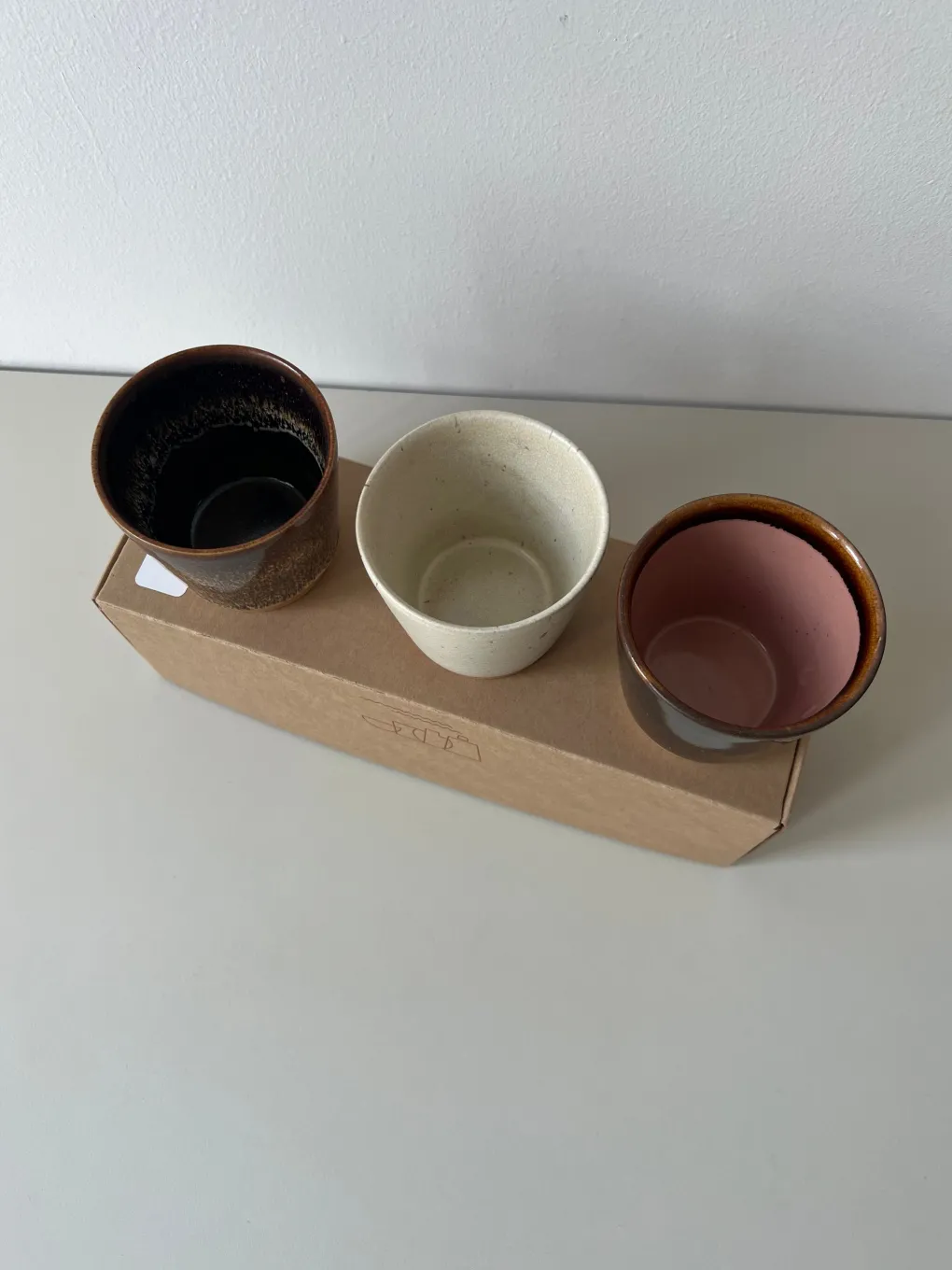 bornholms_keramikfabrik_o_9.webp Bornholms Keramikfabrik Original Cup Moods Collections Chocolate Lips, Brown Chocolate, Creamy White- 3er Set