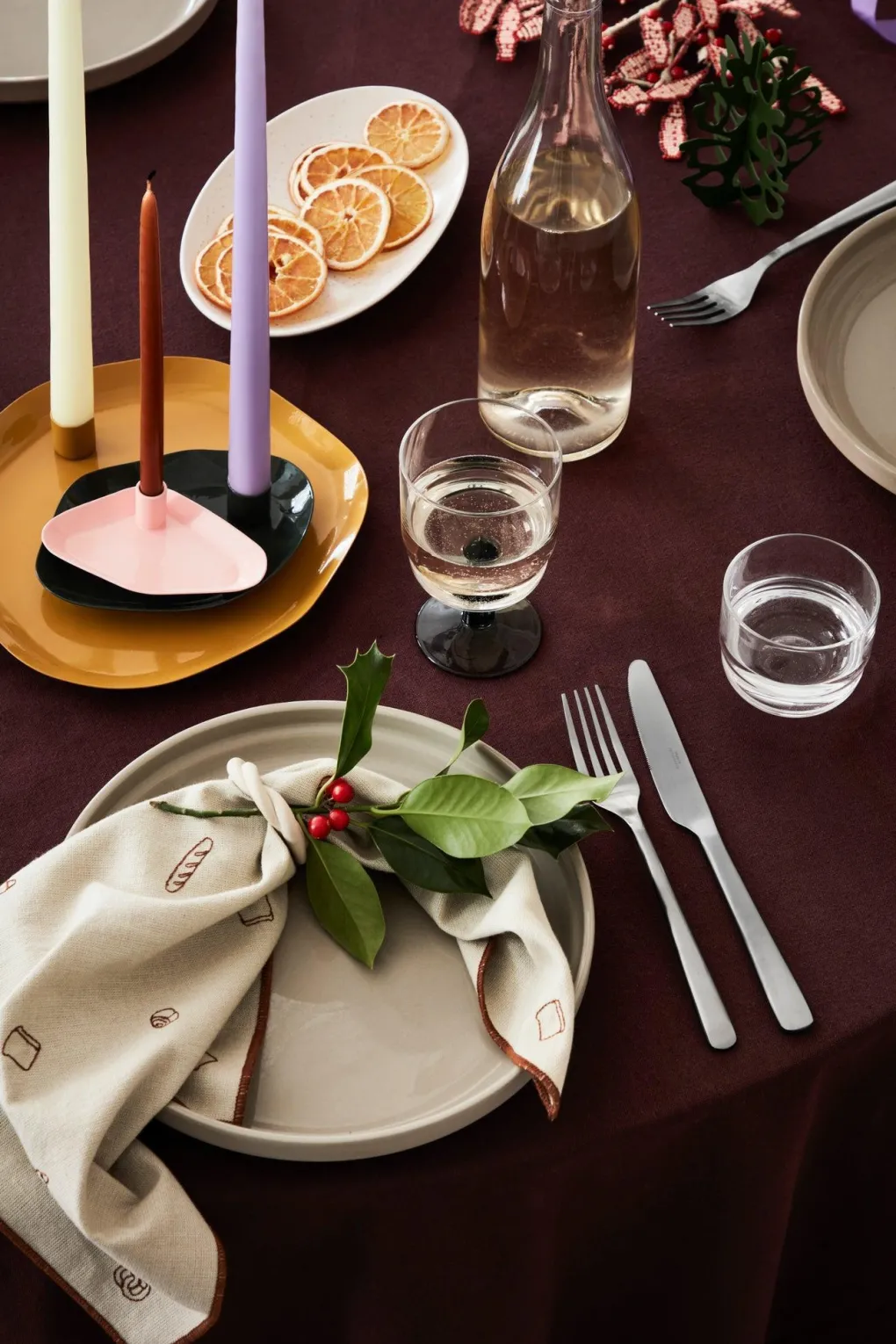broste_copenhagen_getauch_2.webp Broste Copenhagen getauchte Kerze "pure white" 38cm - 4er Set