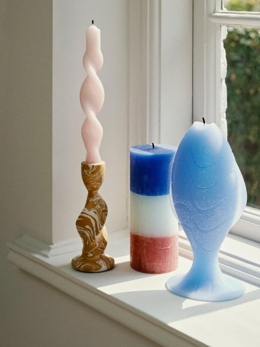 broste_copenhagen_kerze_r_1.webp Broste Copenhagen Kerze Rustik Rainbow Blue Lagoon - 17cm