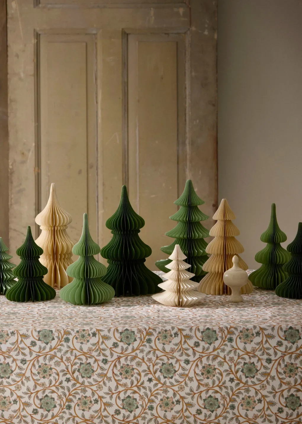 bungalow_dk_papier_honeyc_2.webp Bungalow DK Papier Honeycomb Tree Fraser Shell - 26cm