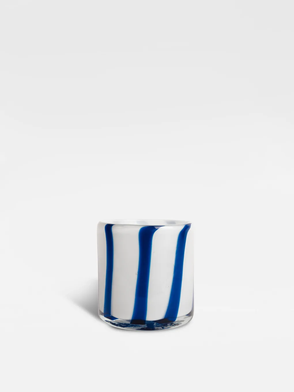 by_on_calore_windlicht_bl_0-1.webp By on Calore Windlicht blau/weiß - 10 cm
