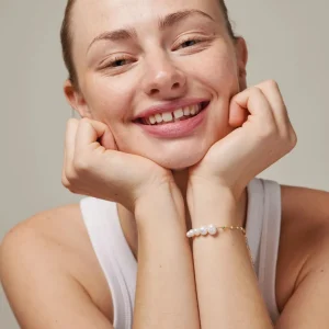 Enamel Copenhagen Armband Lola Carmen - 18k vergoldetes 925er Sterlingsilber, Süßwasserperlen