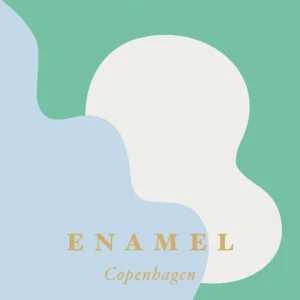Enamel Copenhagen Ohrringe Belle Pearl - 18k vergoldetes 925er Sterlingsilber, Süßwasserperlen