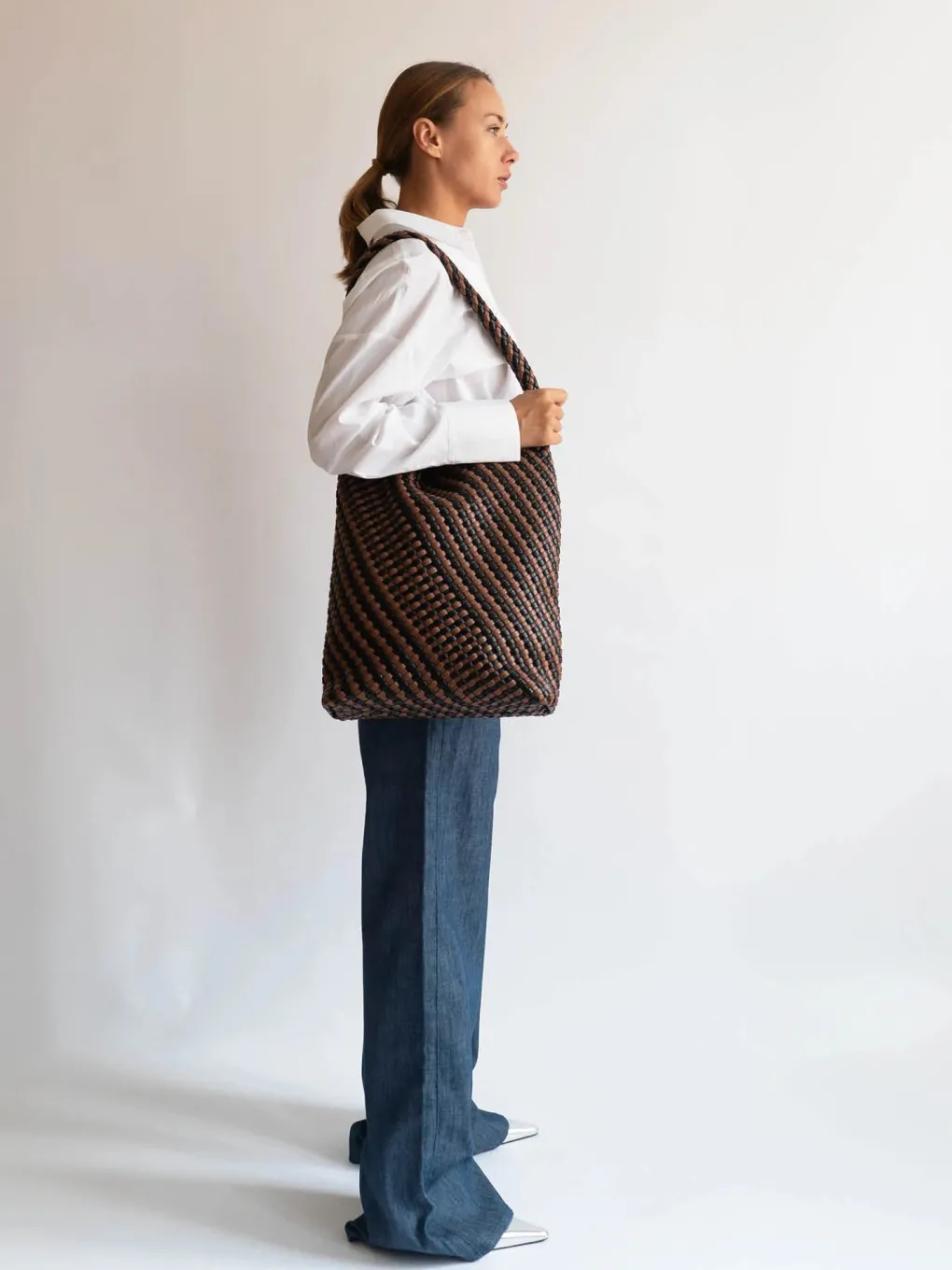 hvisk_beuteltasche_hobo_b_2.webp HVISK Beuteltasche Hobo Braided Soft Structure - Brown Caramel