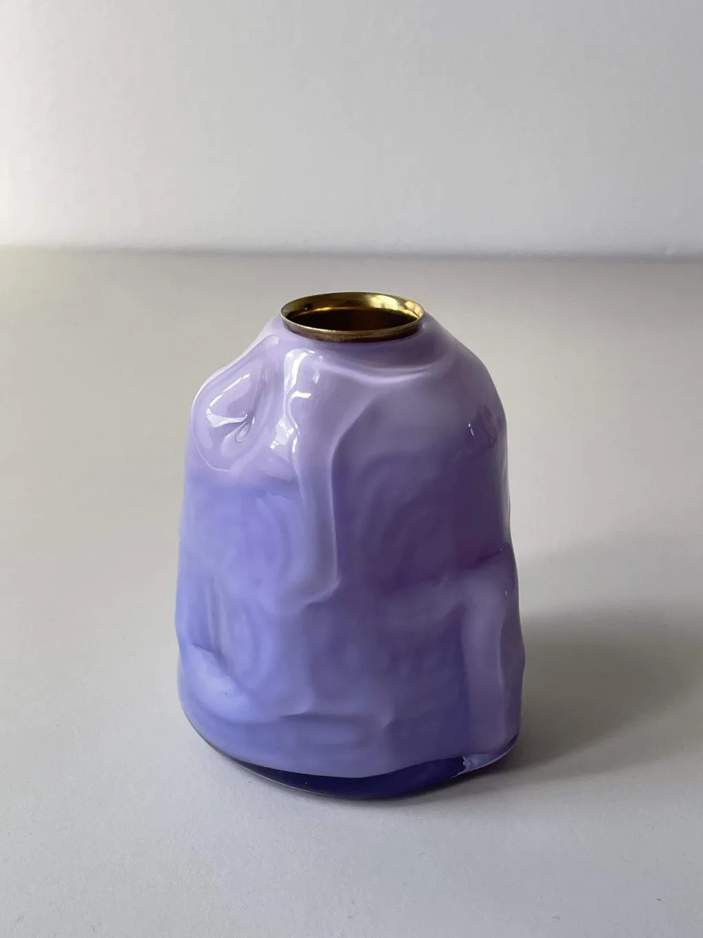 kerzenhalter_opalglas_lav_3.webp Glassblow DK Kerzenhalter Opalglas Lavender - rd. 8cm