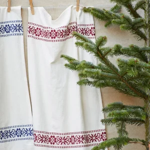 Madam Stoltz Embroidered kitchen towel red - 45 x 70 cm
