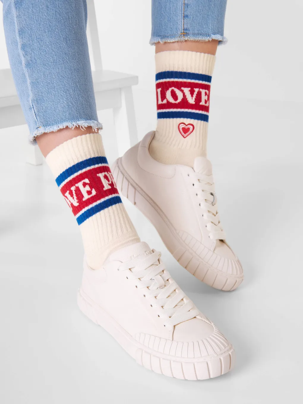 natural_vibes_biosocken_g_2.webp Natural Vibes Bio-Socken Geschenkset - 2er Set Tennissocken Peace & Love
