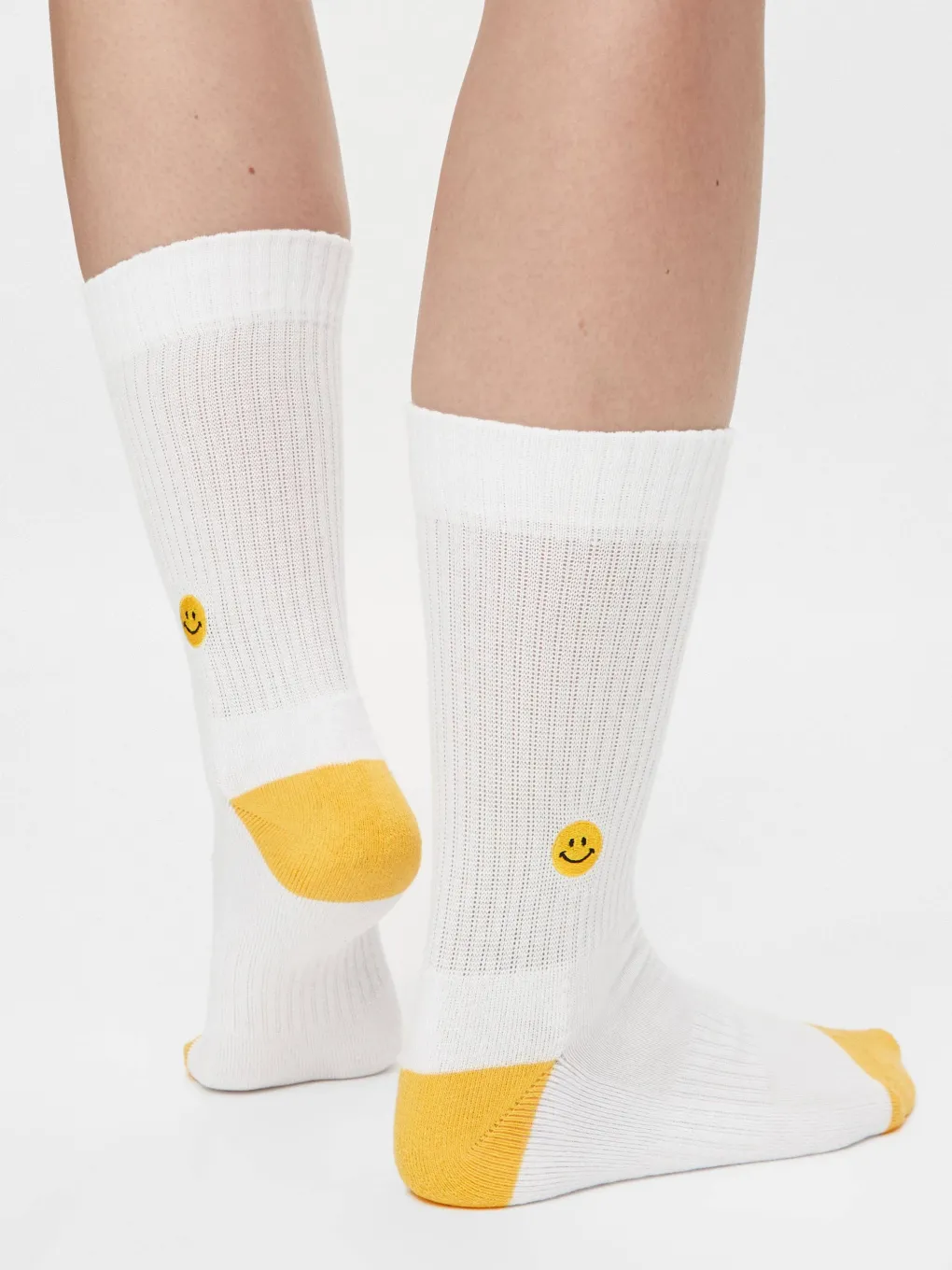 natural_vibes_smile_bio_s_2.webp Natural Vibes Smile Bio Socken - Weiße Tennissocken mit Emoji Stickerei