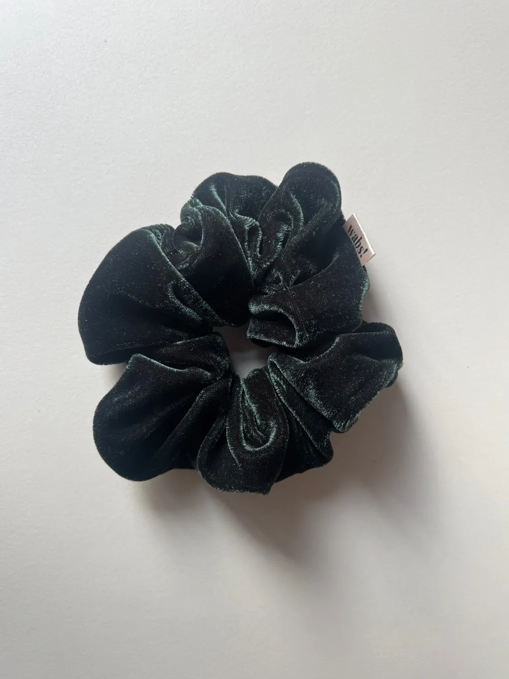 royal_green_velvet_scrunc_0.webp What a bun! Royal Green Velvet Scrunchie