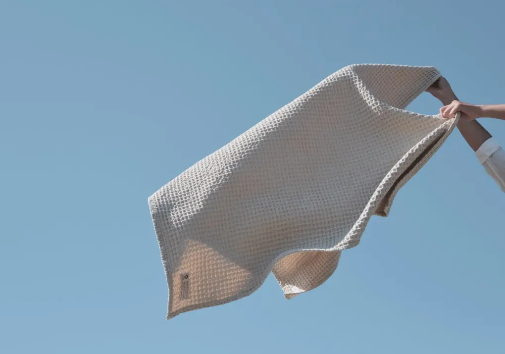 the_organic_company_big_w_1-6.webp The Organic Company Big Waffle Towel and Blanket stone - 150x100cm