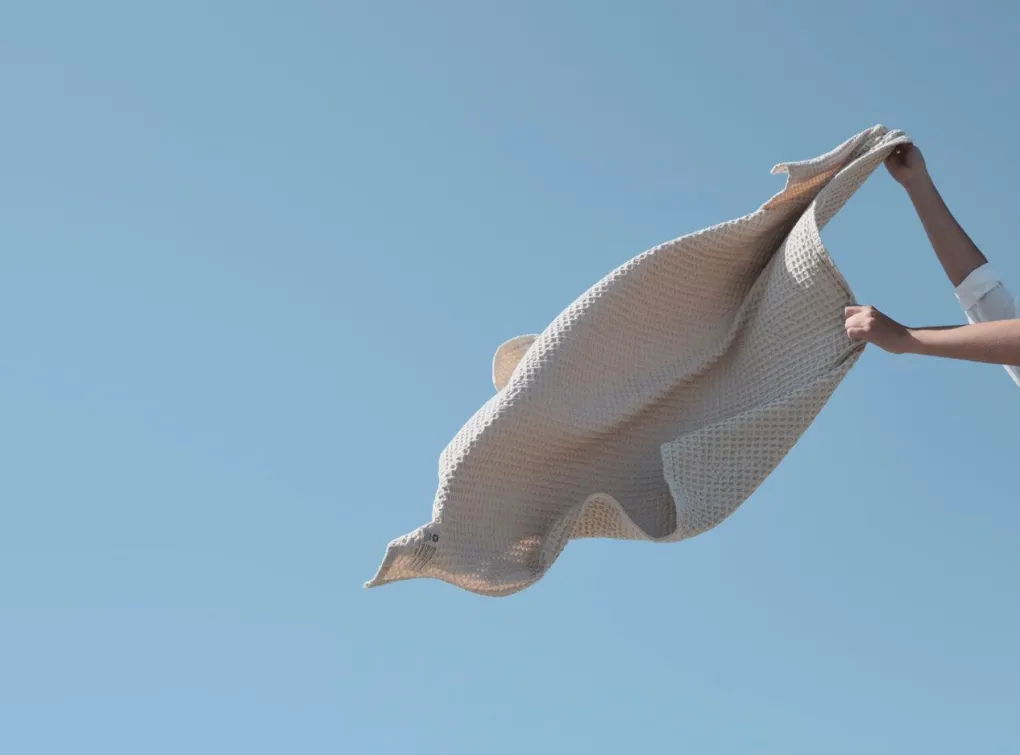 the_organic_company_big_w_3-5.webp The Organic Company Big Waffle Towel and Blanket stone - 150x100cm
