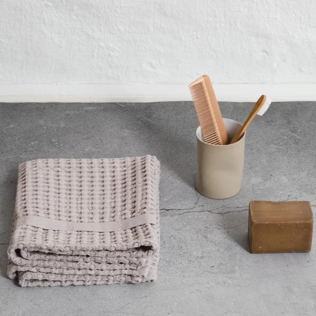 the_organic_company_big_w_3-6.webp The Organic Company Big Waffle Handtuch dusty lavender - 50x75cm