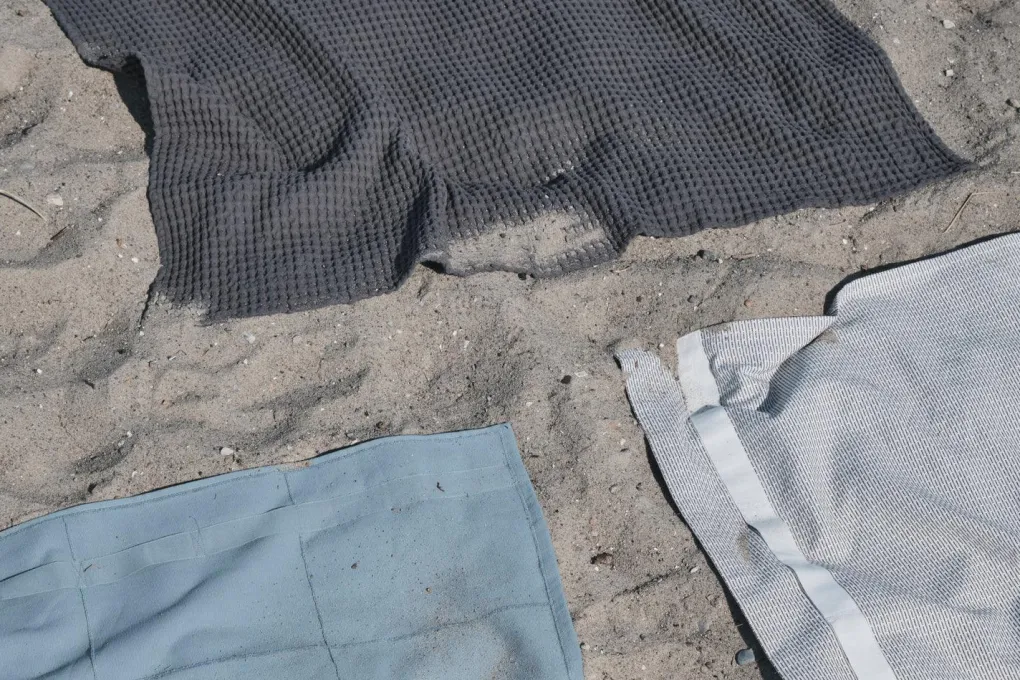 the_organic_company_big_w_4-3.webp The Organic Company Big Waffle Towel and Blanket dark grey - 150x100cm